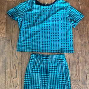 Green and black checkered set
